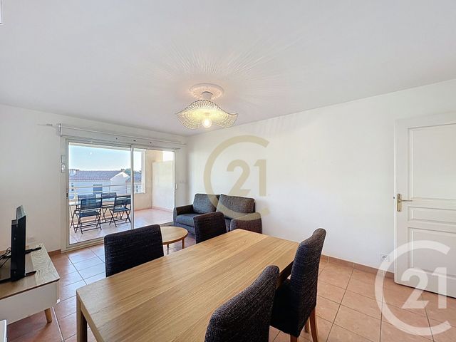 Appartement T2 &agrave; louer - 2 pi&egrave;ces - 41,01 m2 - Le Cannet - 06 - PROVENCE-ALPES-COTE-D-AZUR