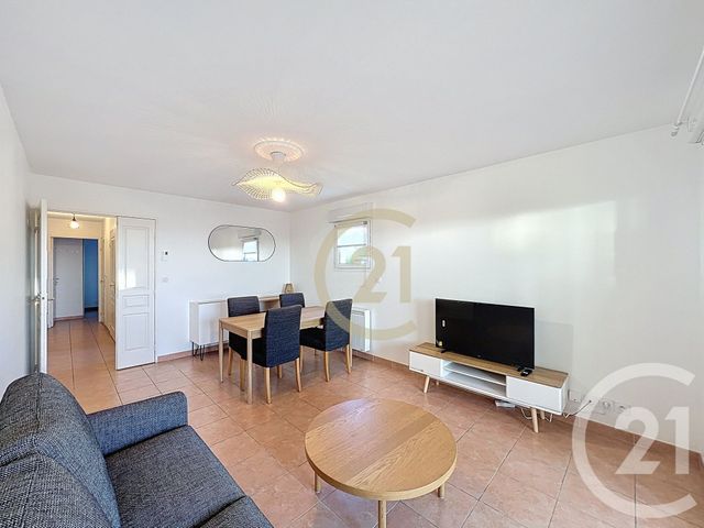 Appartement T2 &agrave; louer - 2 pi&egrave;ces - 41,01 m2 - Le Cannet - 06 - PROVENCE-ALPES-COTE-D-AZUR