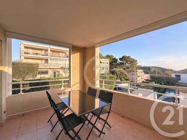 Appartement T2 &agrave; louer - 2 pi&egrave;ces - 41,01 m2 - Le Cannet - 06 - PROVENCE-ALPES-COTE-D-AZUR