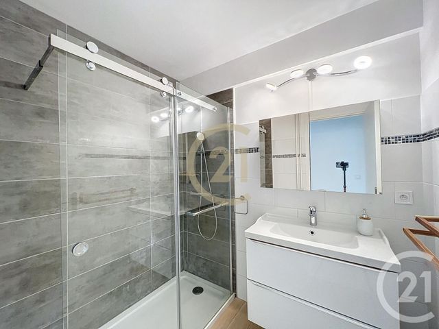 Appartement F3 &agrave; louer - 3 pi&egrave;ces - 60,02 m2 - Cannes La Bocca - 06 - PROVENCE-ALPES-COTE-D-AZUR