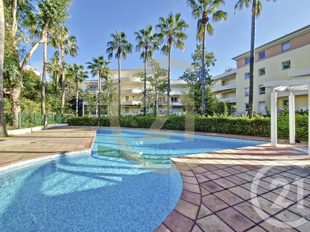 Appartement Studio &agrave; louer - 1 pi&egrave;ce - 30,78 m2 - Cannes La Bocca - 06 - PROVENCE-ALPES-COTE-D-AZUR