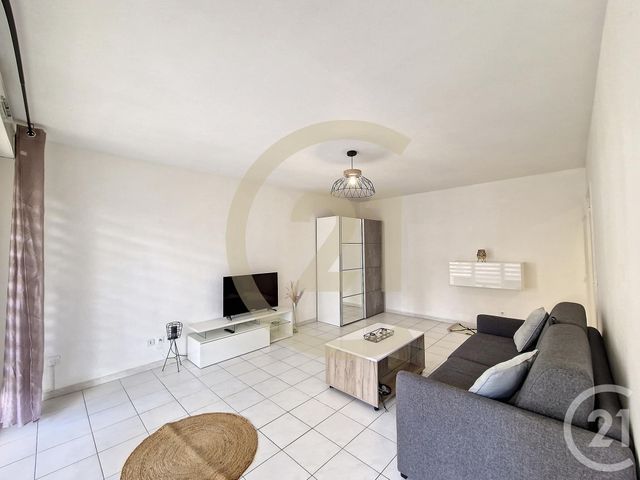 Appartement Studio &agrave; louer - 1 pi&egrave;ce - 30,78 m2 - Cannes La Bocca - 06 - PROVENCE-ALPES-COTE-D-AZUR