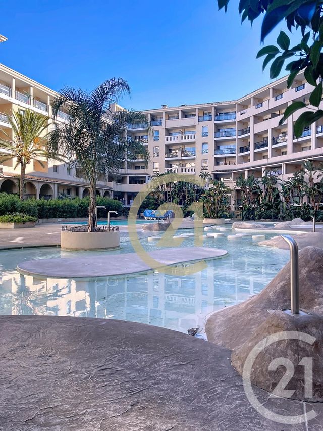 Appartement F2 + cab &agrave; vendre - 2 pi&egrave;ces - 28,93 m2 - Cannes La Bocca - 06 - PROVENCE-ALPES-COTE-D-AZUR