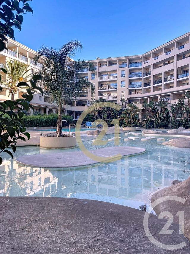Appartement F2 + cab &agrave; vendre - 2 pi&egrave;ces - 28,93 m2 - Cannes La Bocca - 06 - PROVENCE-ALPES-COTE-D-AZUR