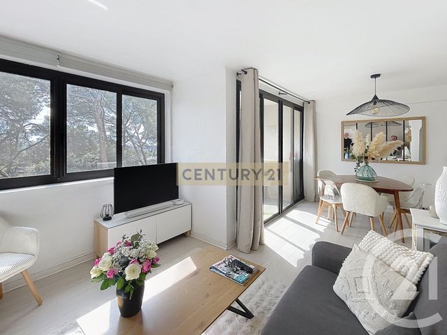 Appartement F4 &agrave; vendre - 4 pi&egrave;ces - 71,88 m2 - Cannes La Bocca - 06 - PROVENCE-ALPES-COTE-D-AZUR