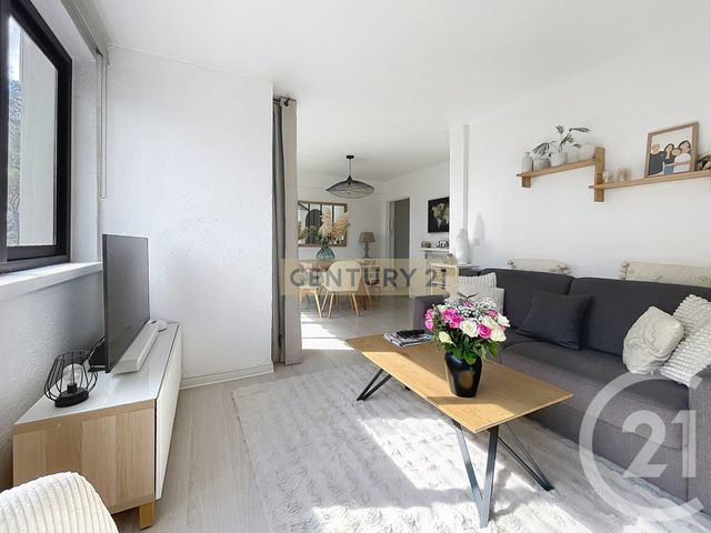 Appartement F4 &agrave; vendre - 4 pi&egrave;ces - 71,88 m2 - Cannes La Bocca - 06 - PROVENCE-ALPES-COTE-D-AZUR