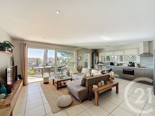 Appartement T4 &agrave; louer - 4 pi&egrave;ces - 113,95 m2 - Le Cannet - 06 - PROVENCE-ALPES-COTE-D-AZUR