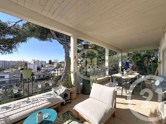 Appartement T4 &agrave; louer - 4 pi&egrave;ces - 113,95 m2 - Le Cannet - 06 - PROVENCE-ALPES-COTE-D-AZUR