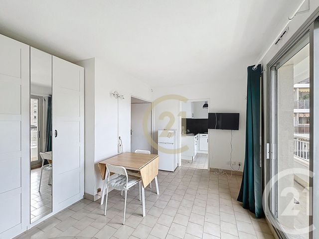 Appartement Studio &agrave; louer - 1 pi&egrave;ce - 30 m2 - Cannes La Bocca - 06 - PROVENCE-ALPES-COTE-D-AZUR