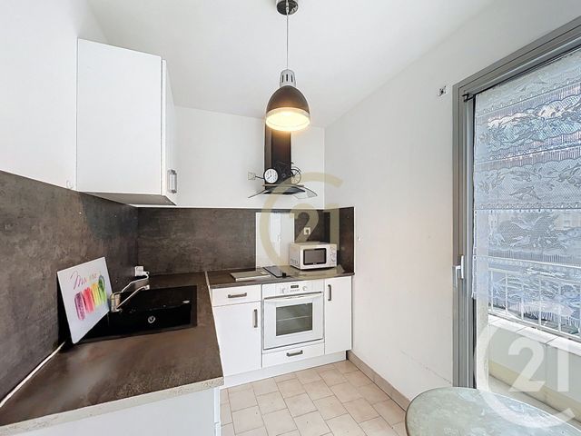 Appartement Studio &agrave; louer - 1 pi&egrave;ce - 30 m2 - Cannes La Bocca - 06 - PROVENCE-ALPES-COTE-D-AZUR