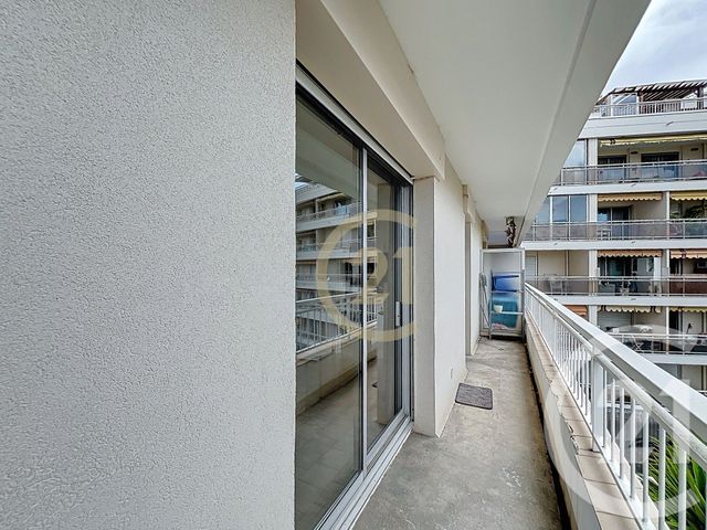 Appartement Studio &agrave; louer - 1 pi&egrave;ce - 30 m2 - Cannes La Bocca - 06 - PROVENCE-ALPES-COTE-D-AZUR