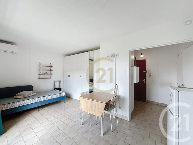 Appartement Studio &agrave; louer - 1 pi&egrave;ce - 30 m2 - Cannes La Bocca - 06 - PROVENCE-ALPES-COTE-D-AZUR