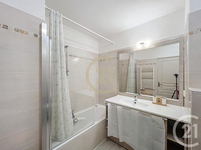 Appartement F2 &agrave; louer - 2 pi&egrave;ces - 38,01 m2 - Cannes La Bocca - 06 - PROVENCE-ALPES-COTE-D-AZUR