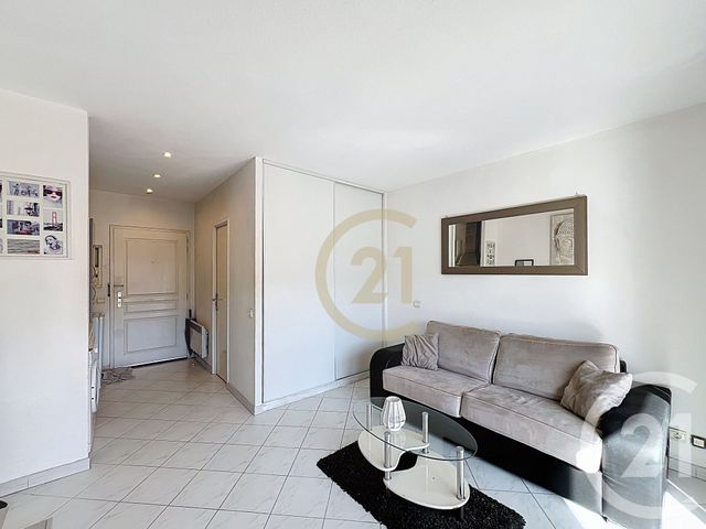 Appartement Studio &agrave; louer - 1 pi&egrave;ce - 20,72 m2 - Cannes - 06 - PROVENCE-ALPES-COTE-D-AZUR