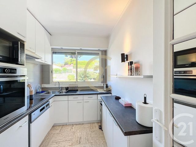 Appartement F3 &agrave; louer - 3 pi&egrave;ces - 69,11 m2 - Cannes - 06 - PROVENCE-ALPES-COTE-D-AZUR