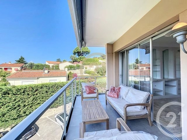 Appartement F3 &agrave; louer - 3 pi&egrave;ces - 69,11 m2 - Cannes - 06 - PROVENCE-ALPES-COTE-D-AZUR