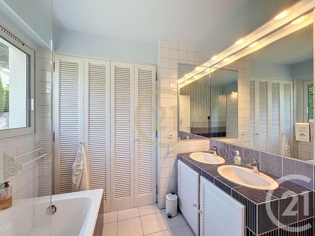Appartement F3 &agrave; louer - 3 pi&egrave;ces - 69,11 m2 - Cannes - 06 - PROVENCE-ALPES-COTE-D-AZUR