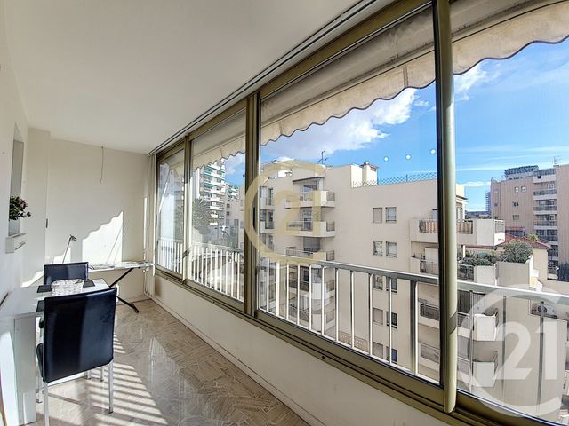 Appartement Studio &agrave; louer - 1 pi&egrave;ce - 25,44 m2 - Cannes - 06 - PROVENCE-ALPES-COTE-D-AZUR