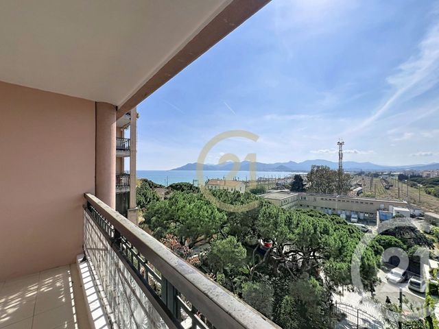 Appartement T2 &agrave; louer - 2 pi&egrave;ces - 27 m2 - Cannes La Bocca - 06 - PROVENCE-ALPES-COTE-D-AZUR