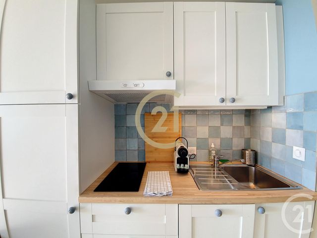 Appartement F2 + cab &agrave; louer - 3 pi&egrave;ces - 34 m2 - Cannes - 06 - PROVENCE-ALPES-COTE-D-AZUR