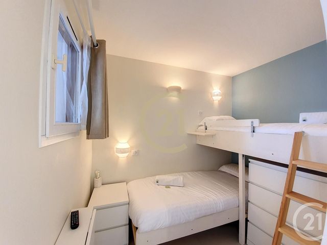 Appartement F2 + cab &agrave; louer - 3 pi&egrave;ces - 34 m2 - Cannes - 06 - PROVENCE-ALPES-COTE-D-AZUR