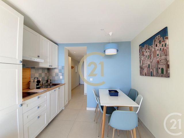 Appartement F2 + cab &agrave; louer - 3 pi&egrave;ces - 34 m2 - Cannes - 06 - PROVENCE-ALPES-COTE-D-AZUR