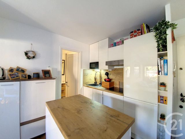Appartement F2 &agrave; louer - 2 pi&egrave;ces - 26,10 m2 - Cannes La Bocca - 06 - PROVENCE-ALPES-COTE-D-AZUR