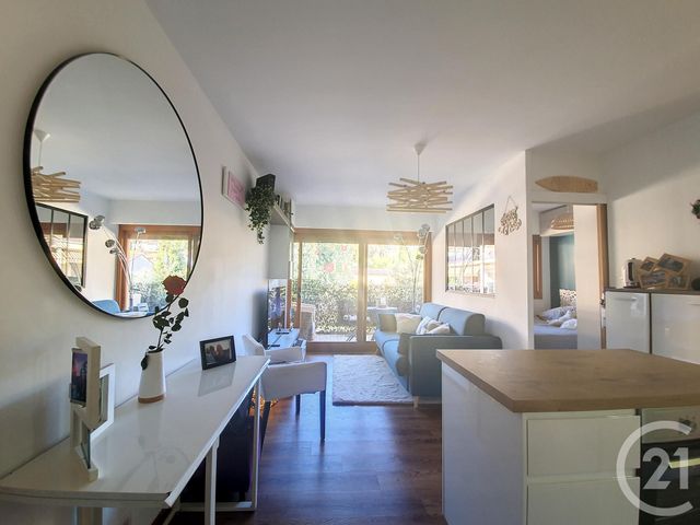 Appartement F2 &agrave; louer - 2 pi&egrave;ces - 26,10 m2 - Cannes La Bocca - 06 - PROVENCE-ALPES-COTE-D-AZUR