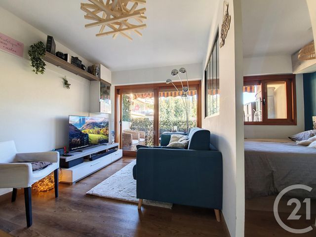 Appartement F2 &agrave; louer - 2 pi&egrave;ces - 26,10 m2 - Cannes La Bocca - 06 - PROVENCE-ALPES-COTE-D-AZUR