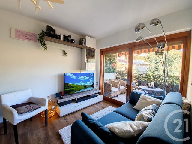 Appartement F2 &agrave; louer - 2 pi&egrave;ces - 26,10 m2 - Cannes La Bocca - 06 - PROVENCE-ALPES-COTE-D-AZUR
