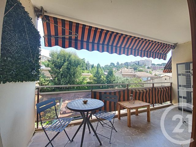 Appartement F2 &agrave; louer - 2 pi&egrave;ces - 26,10 m2 - Cannes La Bocca - 06 - PROVENCE-ALPES-COTE-D-AZUR