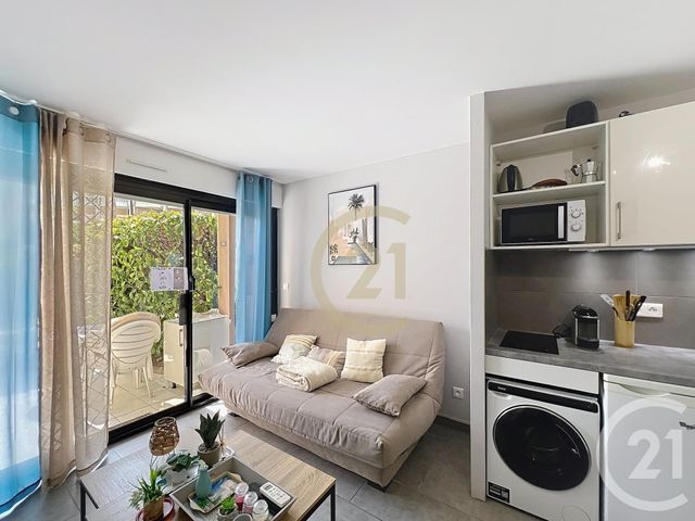 Appartement T2 &agrave; louer - 2 pi&egrave;ces - 22,15 m2 - Cannes La Bocca - 06 - PROVENCE-ALPES-COTE-D-AZUR