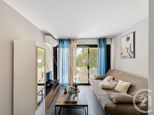 Appartement T2 &agrave; louer - 2 pi&egrave;ces - 22,15 m2 - Cannes La Bocca - 06 - PROVENCE-ALPES-COTE-D-AZUR