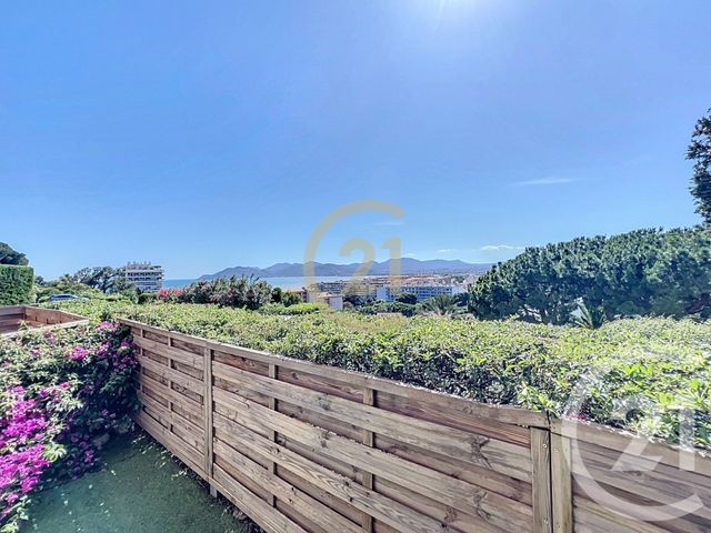Appartement Studio cabine &agrave; louer - 2 pi&egrave;ces - 35,84 m2 - Cannes La Bocca - 06 - PROVENCE-ALPES-COTE-D-AZUR