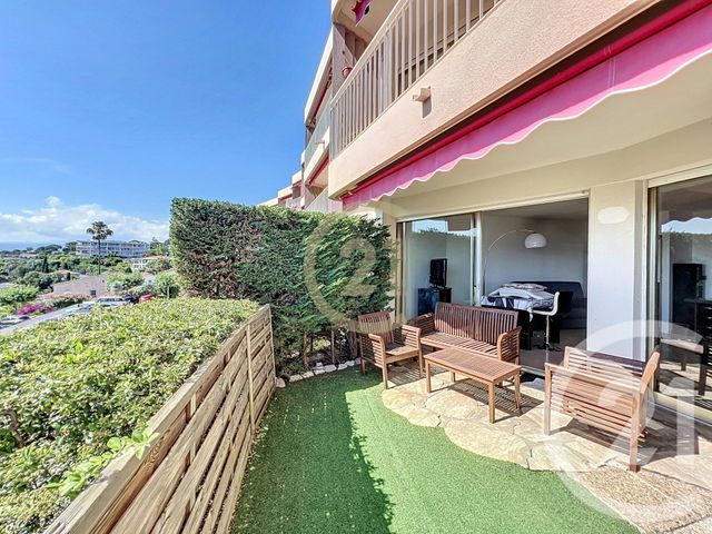 Appartement Studio cabine &agrave; louer - 2 pi&egrave;ces - 35,84 m2 - Cannes La Bocca - 06 - PROVENCE-ALPES-COTE-D-AZUR