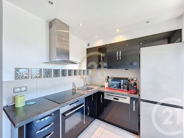 Appartement Studio cabine &agrave; louer - 2 pi&egrave;ces - 35,84 m2 - Cannes La Bocca - 06 - PROVENCE-ALPES-COTE-D-AZUR