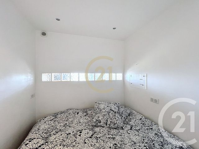 Appartement Studio cabine &agrave; louer - 2 pi&egrave;ces - 35,84 m2 - Cannes La Bocca - 06 - PROVENCE-ALPES-COTE-D-AZUR