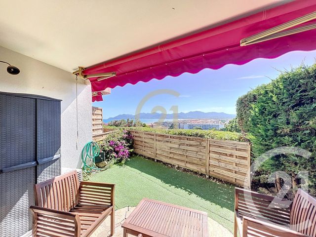 Appartement Studio cabine &agrave; louer - 2 pi&egrave;ces - 35,84 m2 - Cannes La Bocca - 06 - PROVENCE-ALPES-COTE-D-AZUR