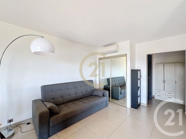 Appartement Studio cabine &agrave; louer - 2 pi&egrave;ces - 35,84 m2 - Cannes La Bocca - 06 - PROVENCE-ALPES-COTE-D-AZUR