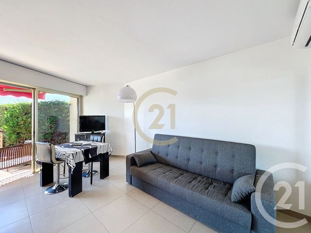 Appartement Studio cabine &agrave; louer - 2 pi&egrave;ces - 35,84 m2 - Cannes La Bocca - 06 - PROVENCE-ALPES-COTE-D-AZUR