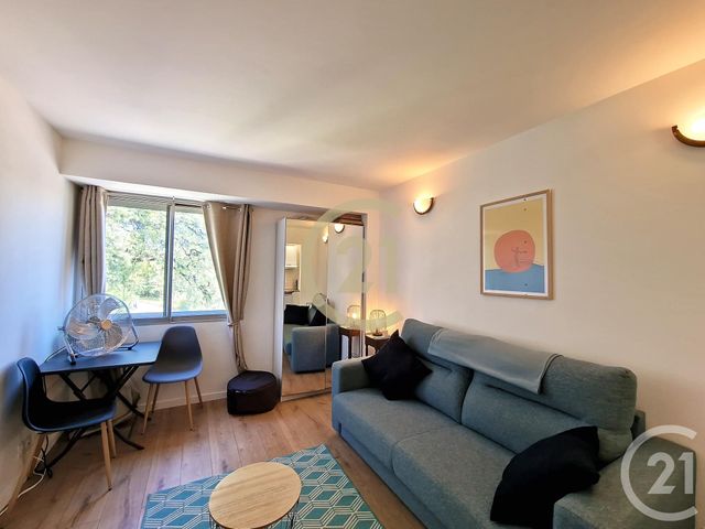 Appartement Studio &agrave; louer - 1 pi&egrave;ce - 19 m2 - Cannes La Bocca - 06 - PROVENCE-ALPES-COTE-D-AZUR