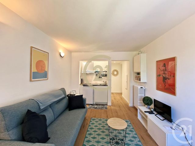 Appartement Studio &agrave; louer - 1 pi&egrave;ce - 19 m2 - Cannes La Bocca - 06 - PROVENCE-ALPES-COTE-D-AZUR