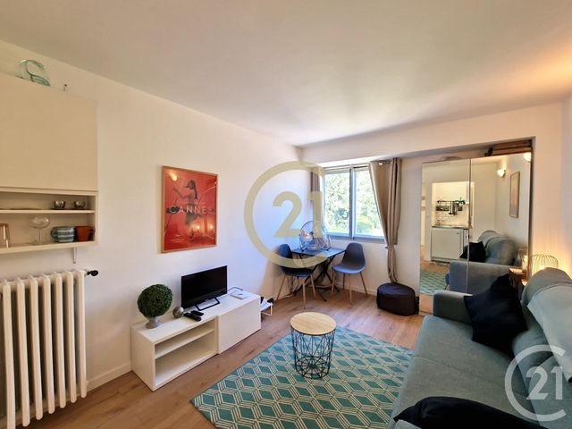 Appartement Studio &agrave; louer - 1 pi&egrave;ce - 19 m2 - Cannes La Bocca - 06 - PROVENCE-ALPES-COTE-D-AZUR