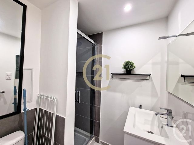 Appartement Studio &agrave; louer - 1 pi&egrave;ce - 19 m2 - Cannes La Bocca - 06 - PROVENCE-ALPES-COTE-D-AZUR