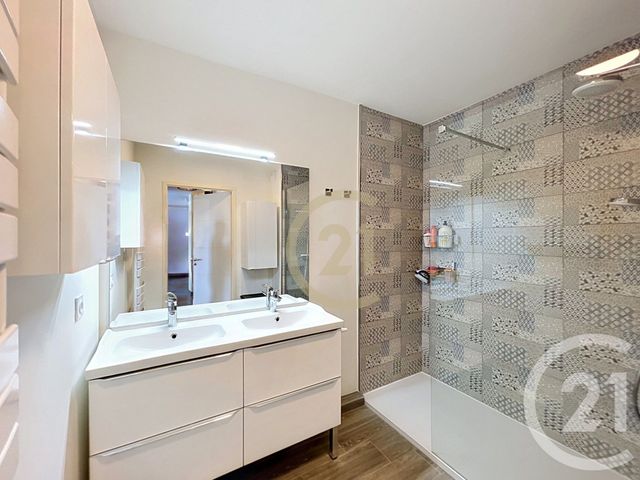 Appartement F3 &agrave; vendre - 3 pi&egrave;ces - 60 m2 - Cannes La Bocca - 06 - PROVENCE-ALPES-COTE-D-AZUR