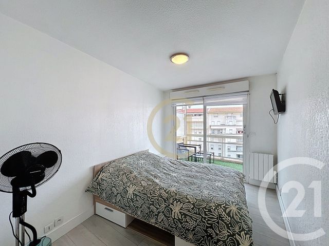 Appartement T2 &agrave; louer - 2 pi&egrave;ces - 41,68 m2 - Cannes La Bocca - 06 - PROVENCE-ALPES-COTE-D-AZUR