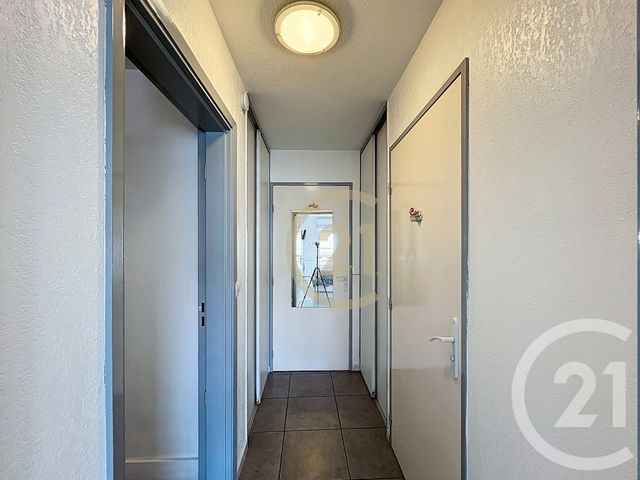Appartement T2 &agrave; louer - 2 pi&egrave;ces - 41,68 m2 - Cannes La Bocca - 06 - PROVENCE-ALPES-COTE-D-AZUR