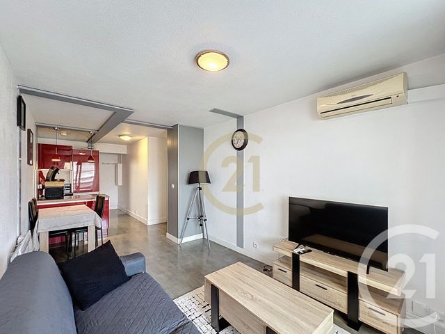 Appartement T2 &agrave; louer - 2 pi&egrave;ces - 41,68 m2 - Cannes La Bocca - 06 - PROVENCE-ALPES-COTE-D-AZUR