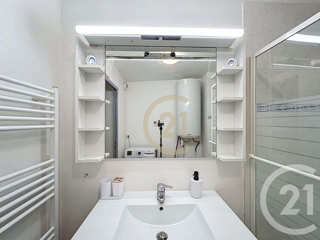 Appartement T2 &agrave; louer - 2 pi&egrave;ces - 41,68 m2 - Cannes La Bocca - 06 - PROVENCE-ALPES-COTE-D-AZUR