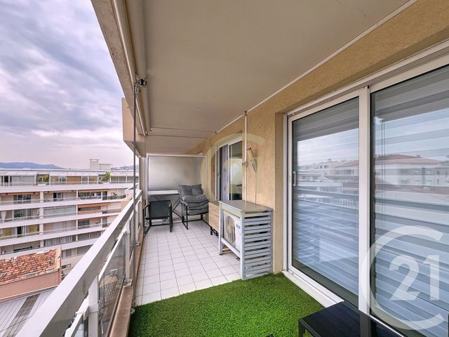 Appartement T2 &agrave; louer - 2 pi&egrave;ces - 41,68 m2 - Cannes La Bocca - 06 - PROVENCE-ALPES-COTE-D-AZUR